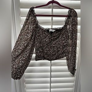 Sweetheart neck long sleeve top